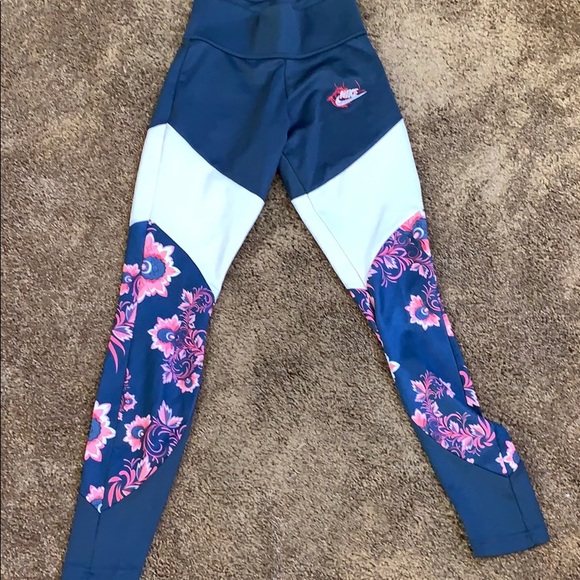 Nike Pants - Nike Floral Leggings